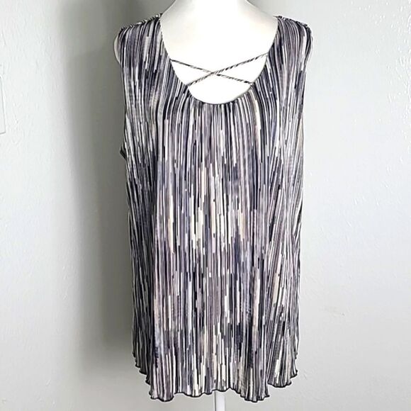 Avenue Sleeveless Top,  Criss-Cross Neckline in Soft Tiny Pleats, Size 18/20 - Picture 1 of 8
